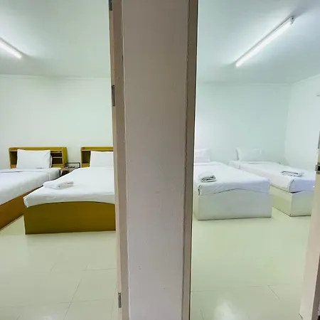 Phuket Town Condo 2 Bedroom With Balcony-Cats Friendly Exterior photo