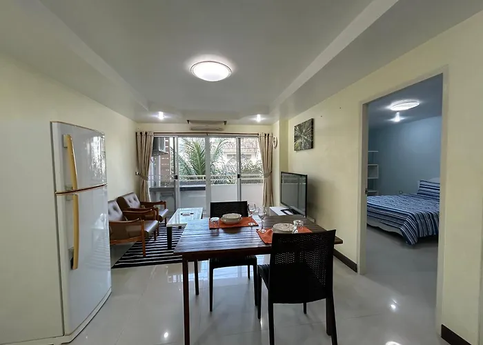 Phuket Town Condo 2 Bedroom With Balcony-Cats Friendly