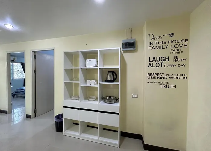 Phuket Town Condo 2 Bedroom With Balcony-Cats Friendly