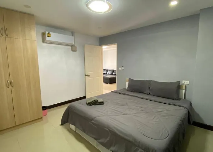 Phuket Town Condo 2 Bedroom With Balcony-Cats Friendly