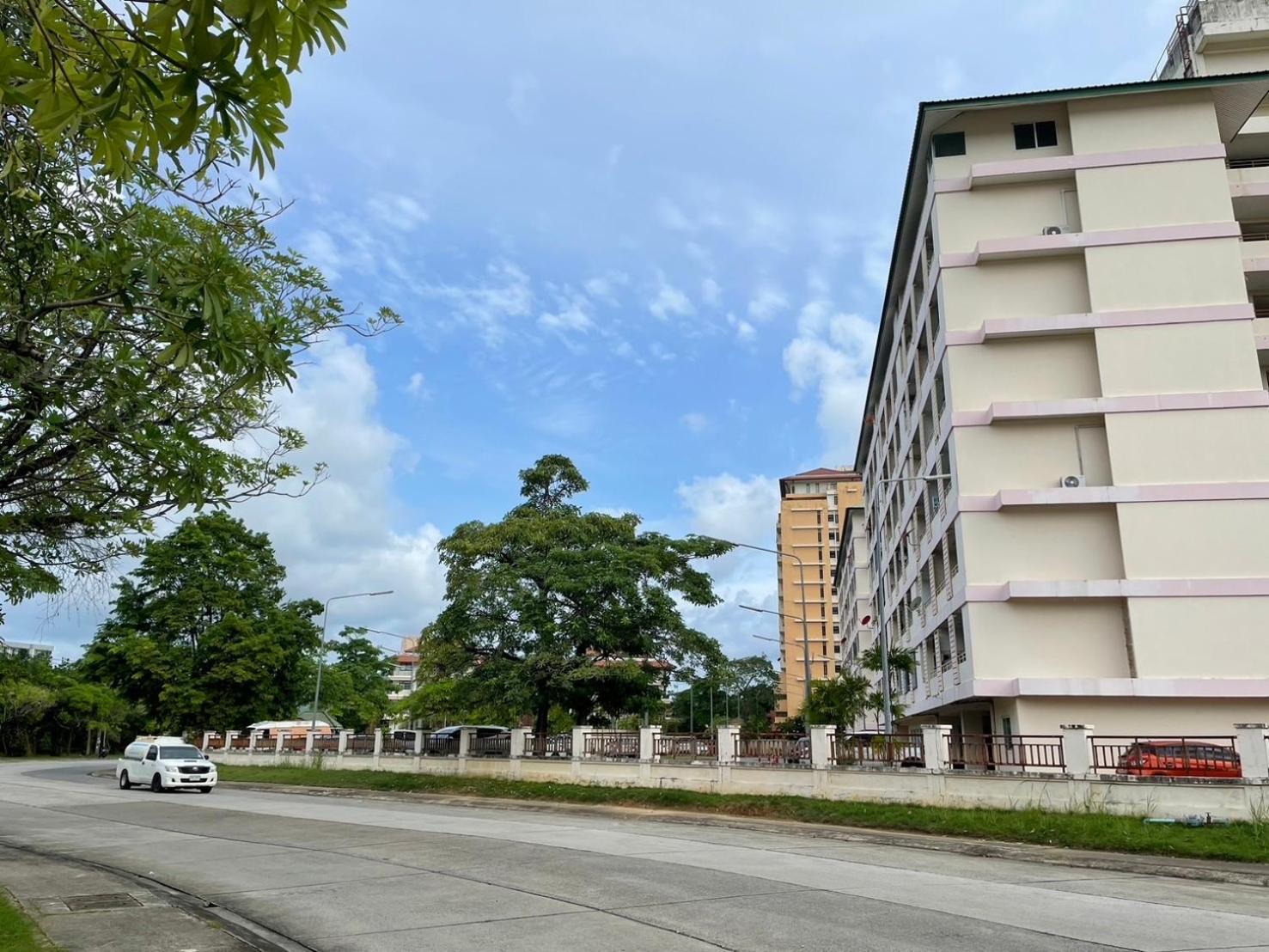 Town 2 Bedroom With Balcony-cats Friendly *