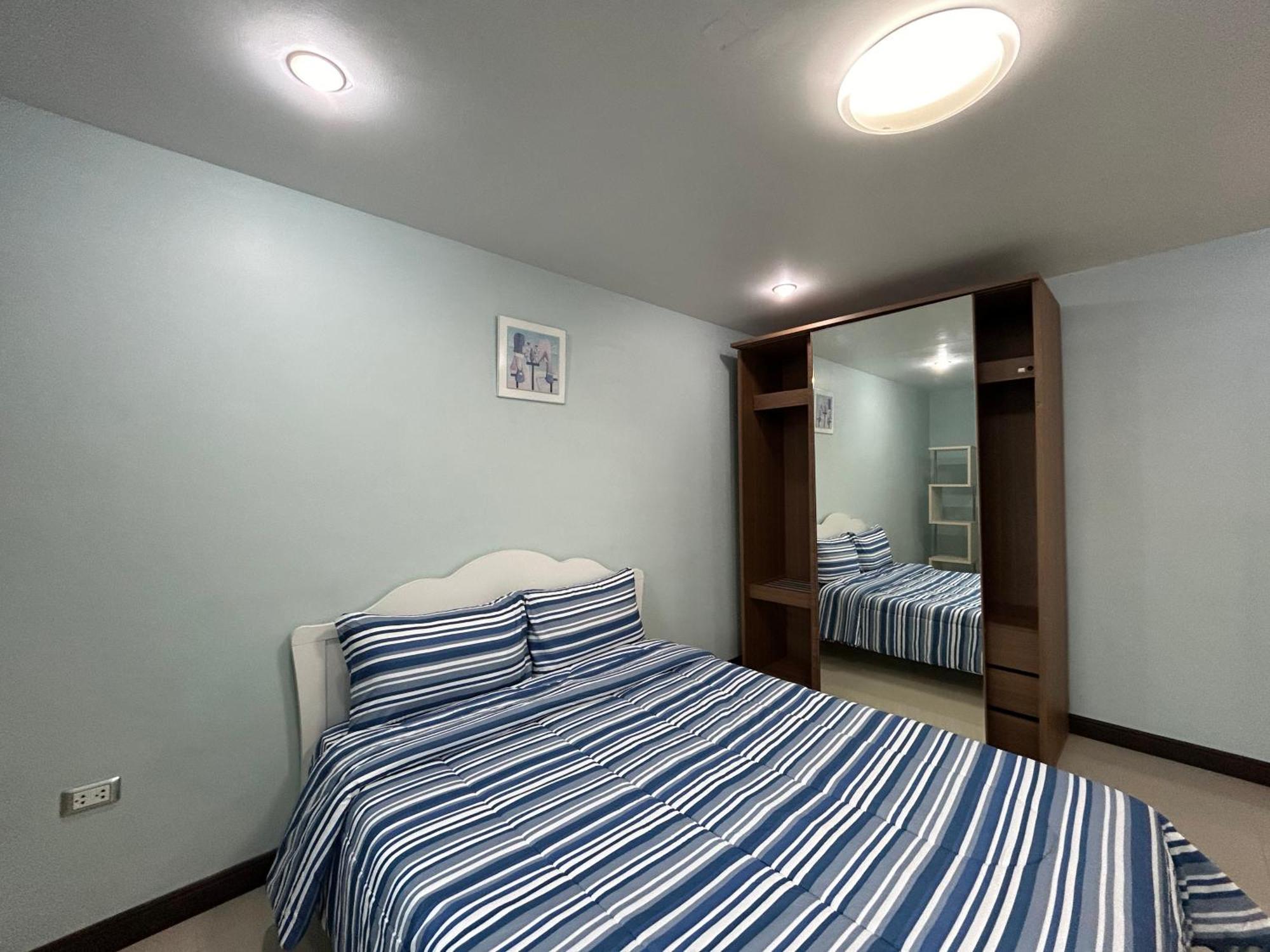 Apartment Town 2 Bedroom With Balcony-cats Friendly *