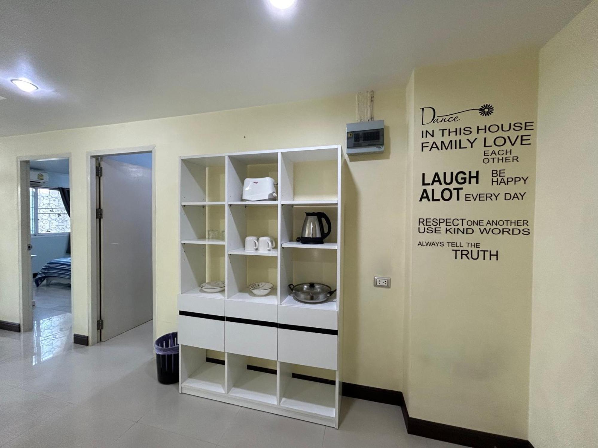 Apartment Town 2 Bedroom With Balcony-cats Friendly Phuket