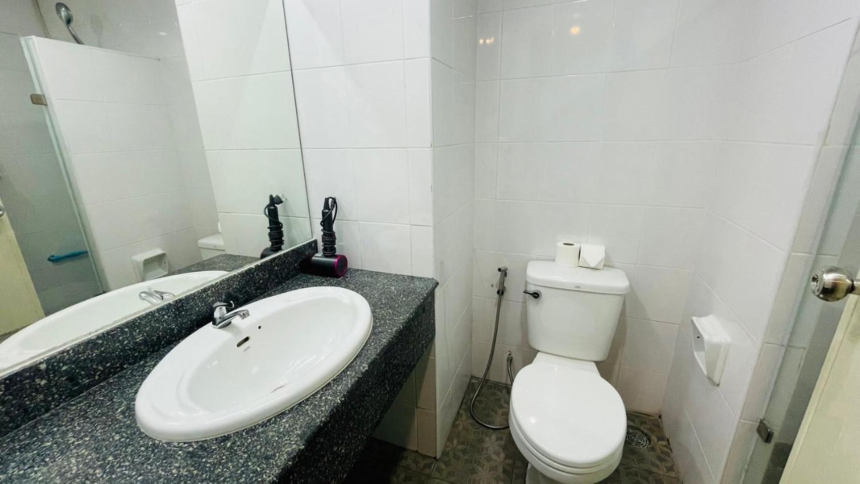 Town 2 Bedroom With Balcony-cats Friendly Phuket