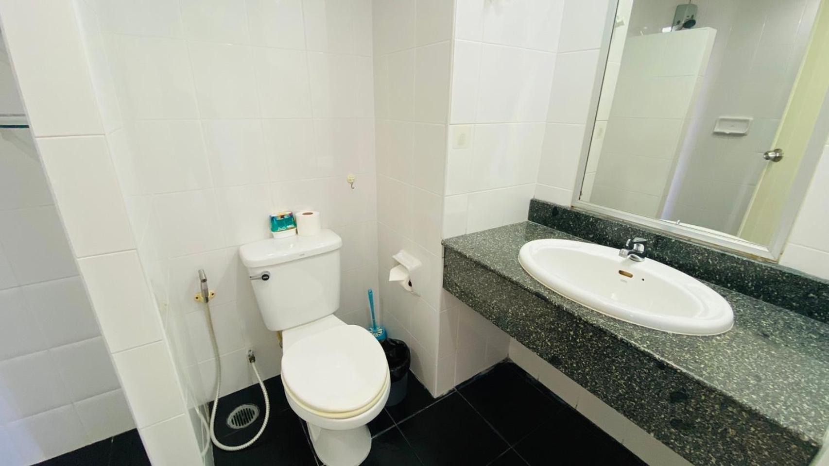 Town 2 Bedroom With Balcony-cats Friendly Phuket