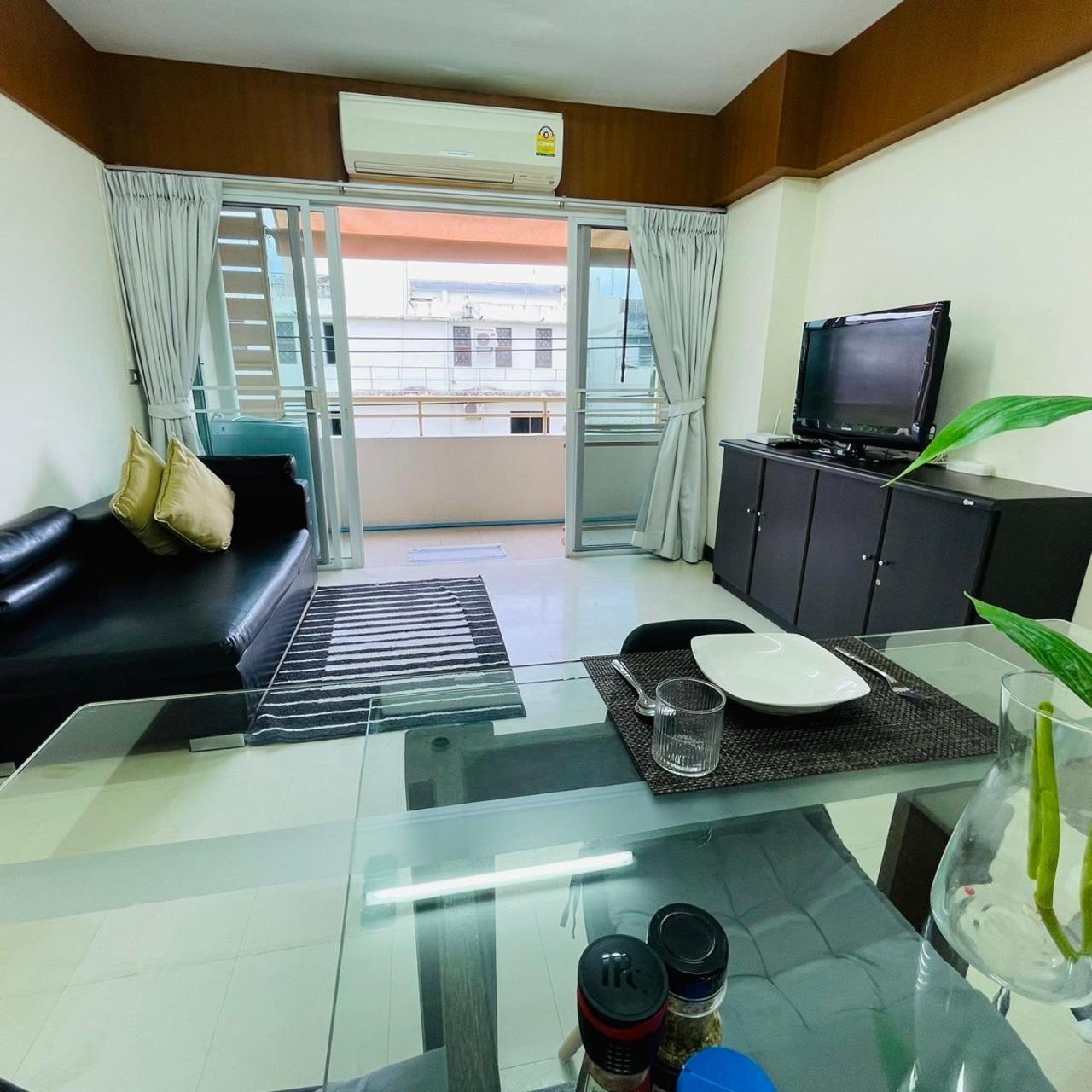 Town 2 Bedroom With Balcony-cats Friendly Phuket