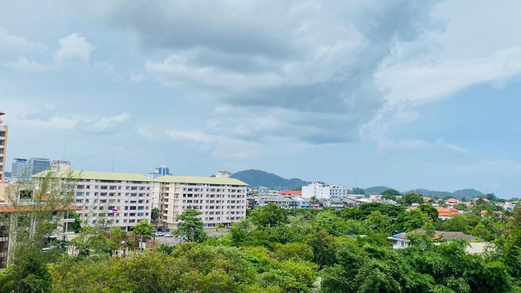 Town 2 Bedroom With Balcony-cats Friendly Apartment Phuket