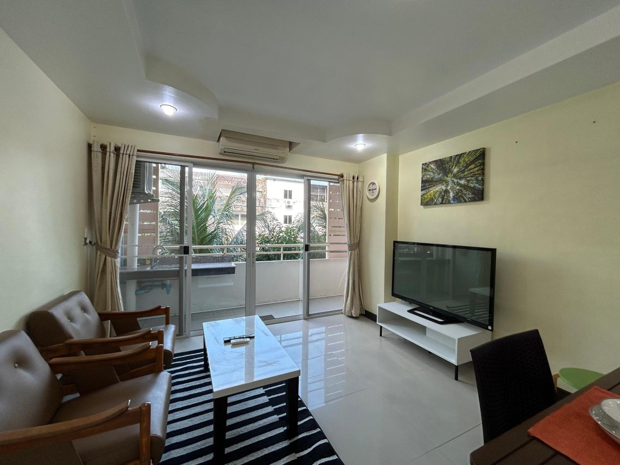 Town 2 Bedroom With Balcony-cats Friendly Phuket