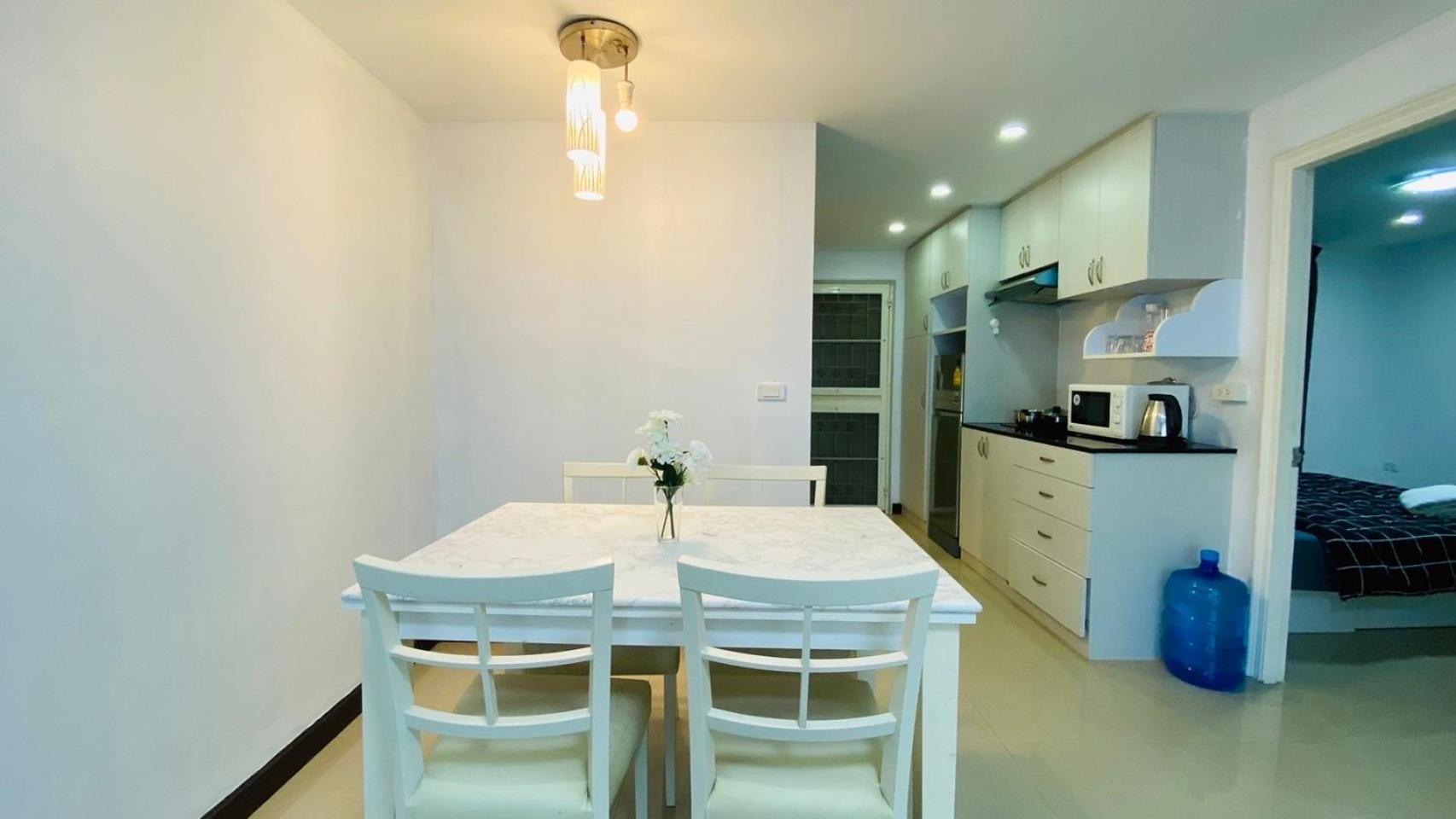 Town 2 Bedroom With Balcony-cats Friendly Apartment *
